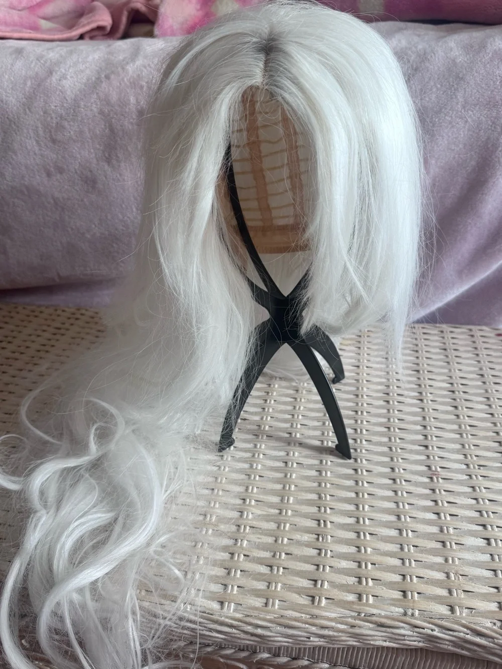 N/A white wavy
